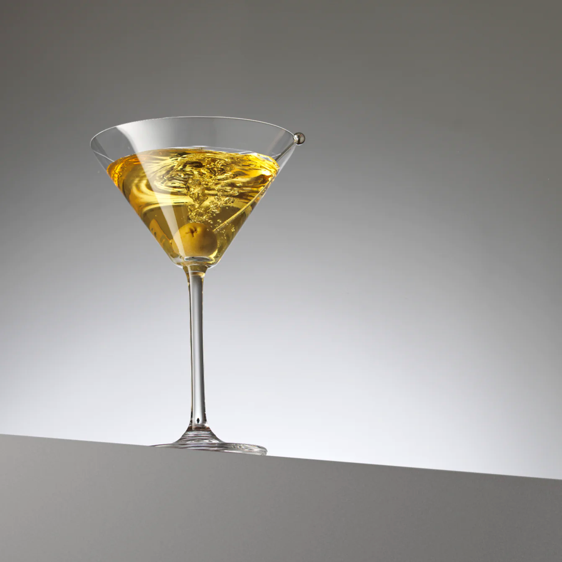 Iconic Movie Moments Featuring Classic Cocktails and Their Glassware