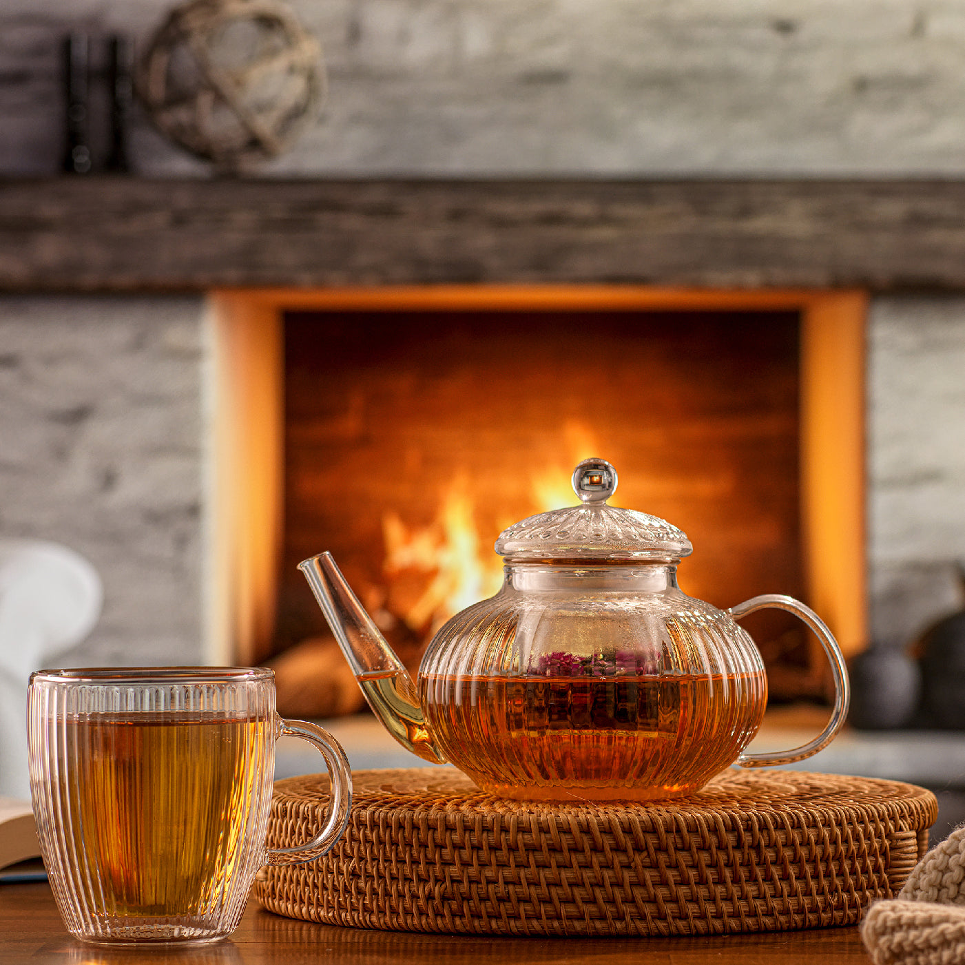 JoyJolt Fluted Tea Kettle & Glass Mugs Combo